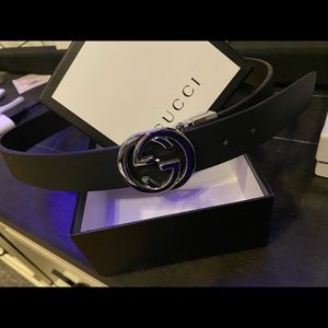 Gucci’s black belt size small